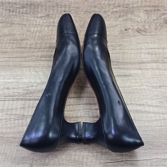 Salvatore Ferragamo Women's Size 5.5 B Navy Blue Leather Heel Shoes (47108) READ - Picture 5 of 10